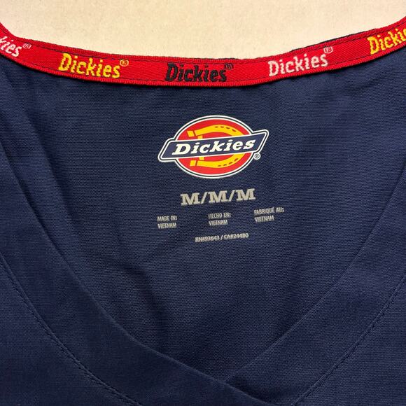 Dickies Scrubs EDS SIGNATURE Women's Blue Fit V-Neck Size M NWT - Picture 3 of 6
